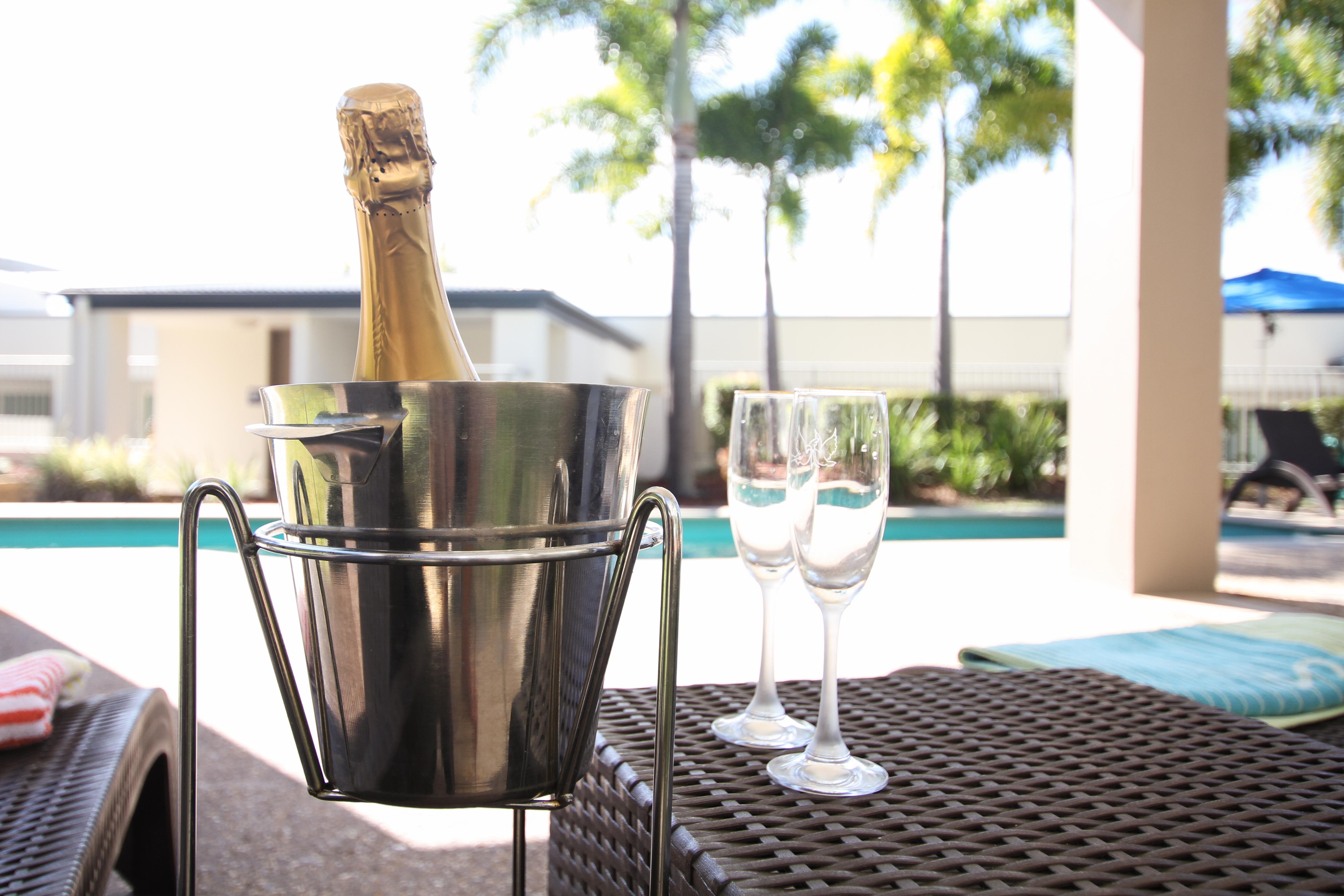 Caloundra Central Apartment Hotel Official Eksteriør billede